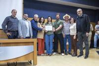 Certificação entregue na terça-feira (26) garante abertura de novos mercados a mais duas empresas do agronegócio de Toledo