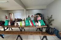 Kits foram arrecadados durante o evento Toodas no Agro e entregues pela Secretaria da Mulher em parceria com a Secretaria de Agricultura e Proteína Animal