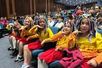 Evento promovido pela Secretaria da Educação reuniu centenas de estudantes e destacou o ensino de inglês e o programa Ler é Legal