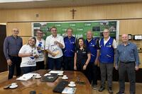 Ademar Spinello, esteve no município acompanhado da esposa, Claemir Spinello, e de integrantes do Rotary Club de Toledo