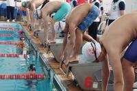 Atletas da Piscina Municipal Claus Fuchs/ATN/Smel participaram da competição em Cascavel e alcançaram índices para os Jogos da Juventude e Jogos Abertos