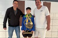 O jovem Gustavo Avelar, de apenas 14 anos, embarcou esta semana para a França, onde vai permanecer para disputar a temporada européia