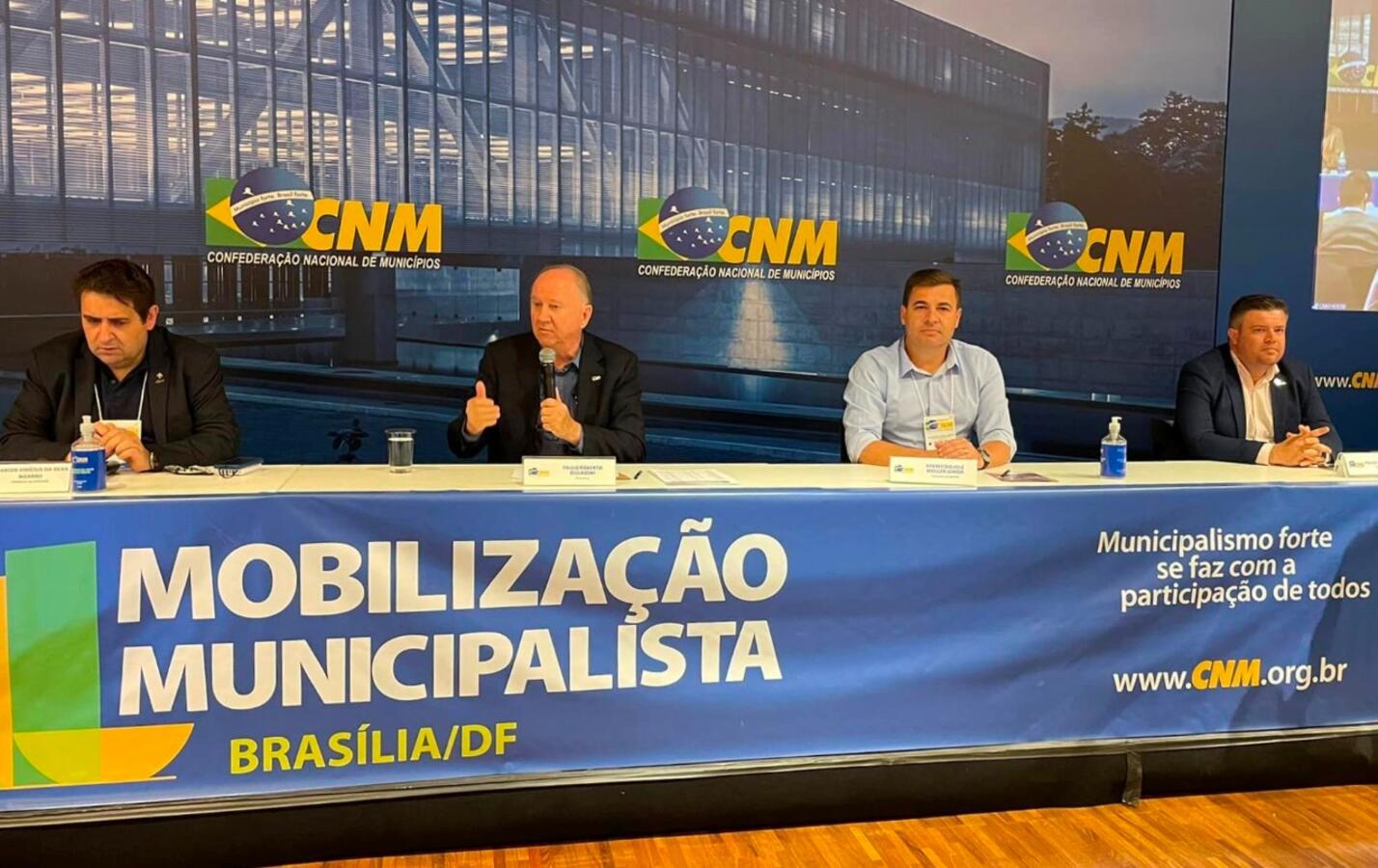 Prefeitos da AMOP participam da Mobilização Municipalista em Brasília
