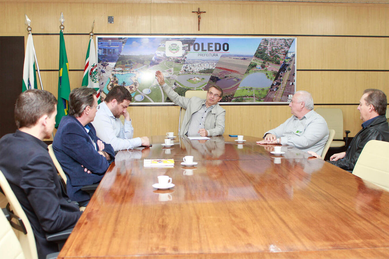 Encontro reúne administração municipal e representantes do agronegócio