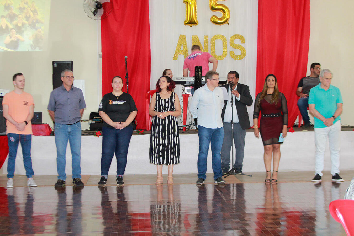 Idosos do Certi Pioneiro celebraram o aniversário de 15 do espaço em grande estilo, com direito a presença de autoridades, homenagens, dança típica, baile e lanche