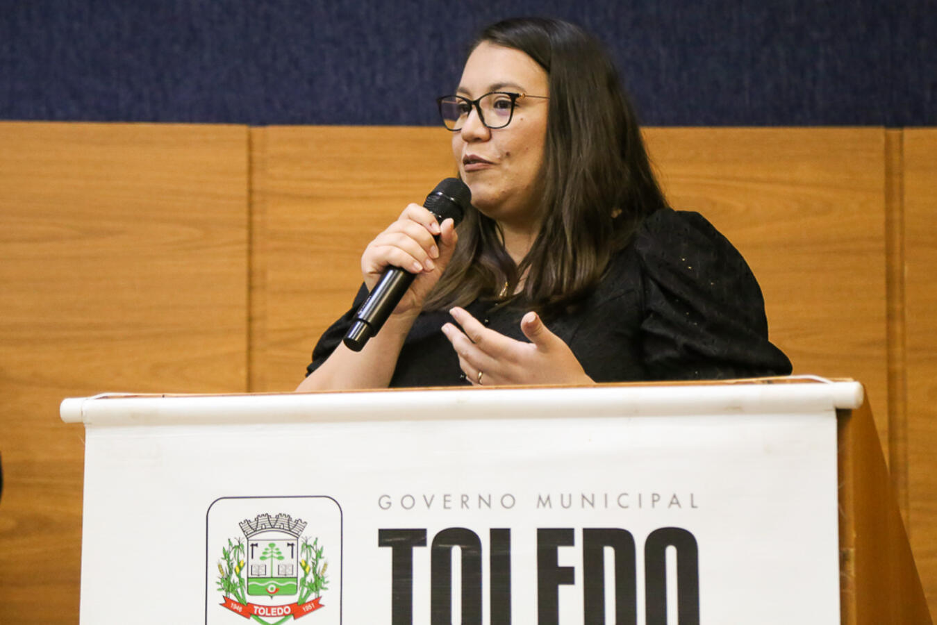 O ato reuniu diversas lideranças, a maioria mulheres, no Auditório Acary de Oliveira