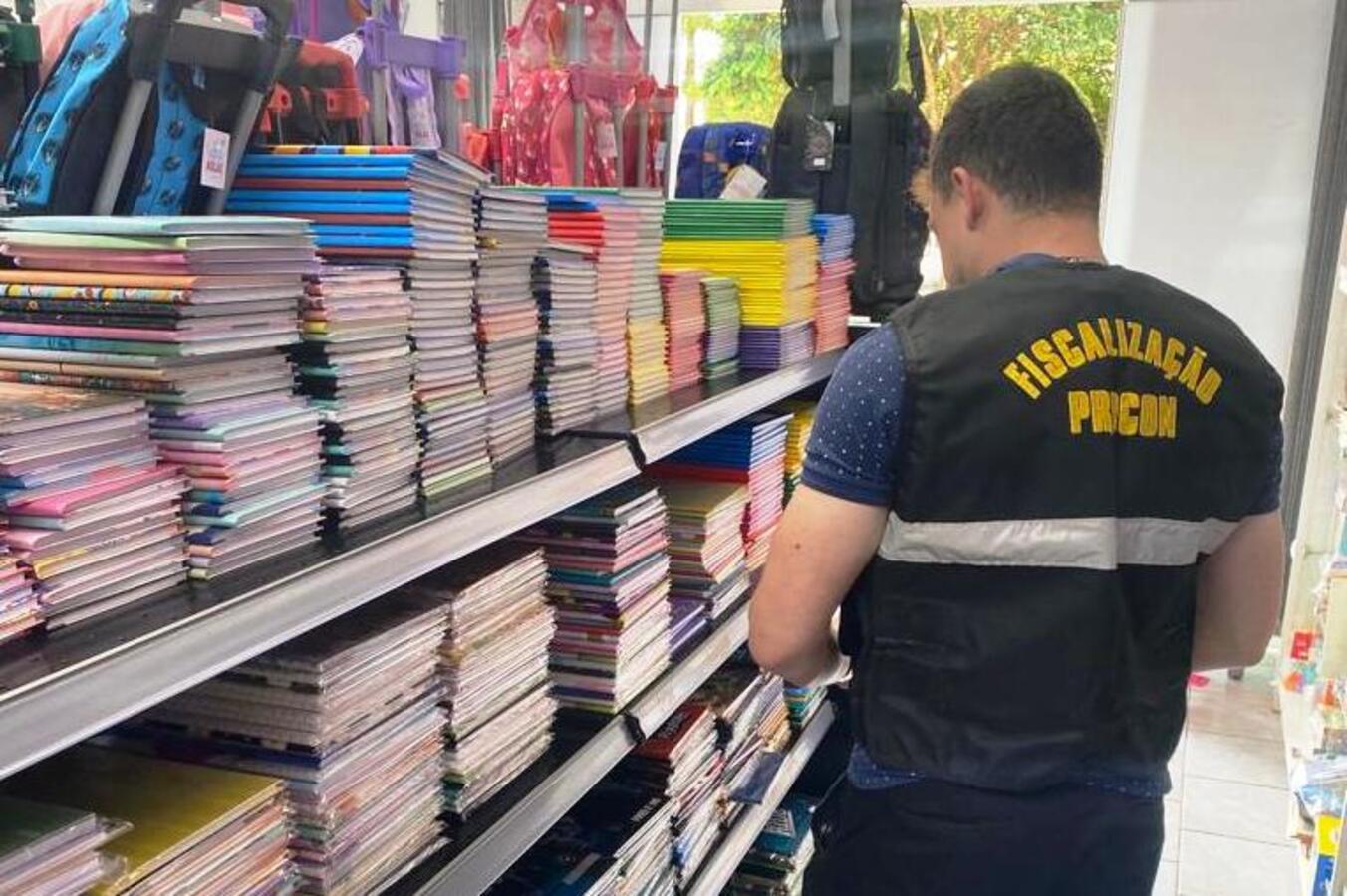 Procon/Toledo realizou pesquisa de preços de materiais escolares