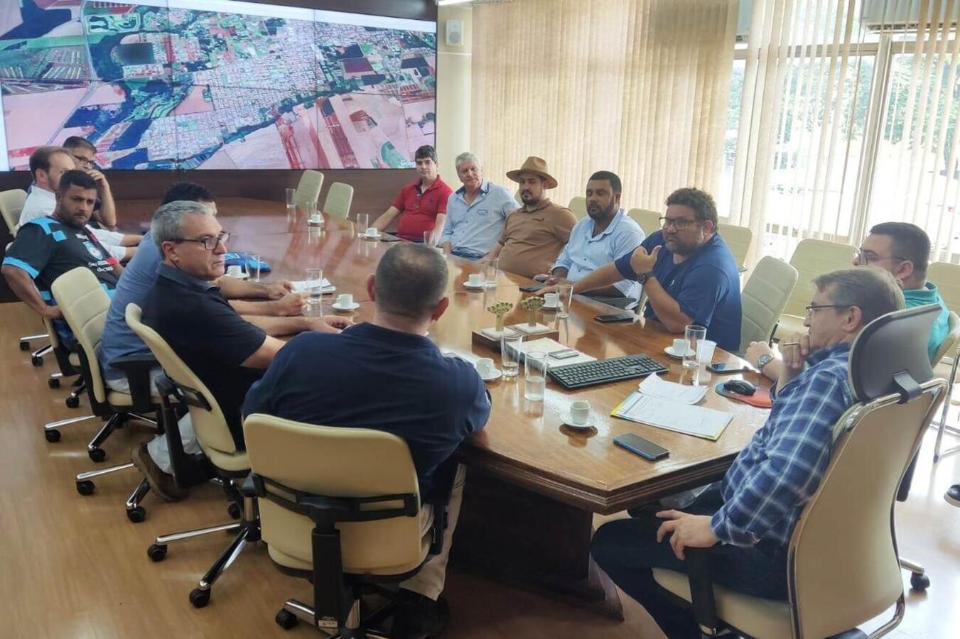 Moradores da região do Coopagro participam de encontro com o gestor municipal