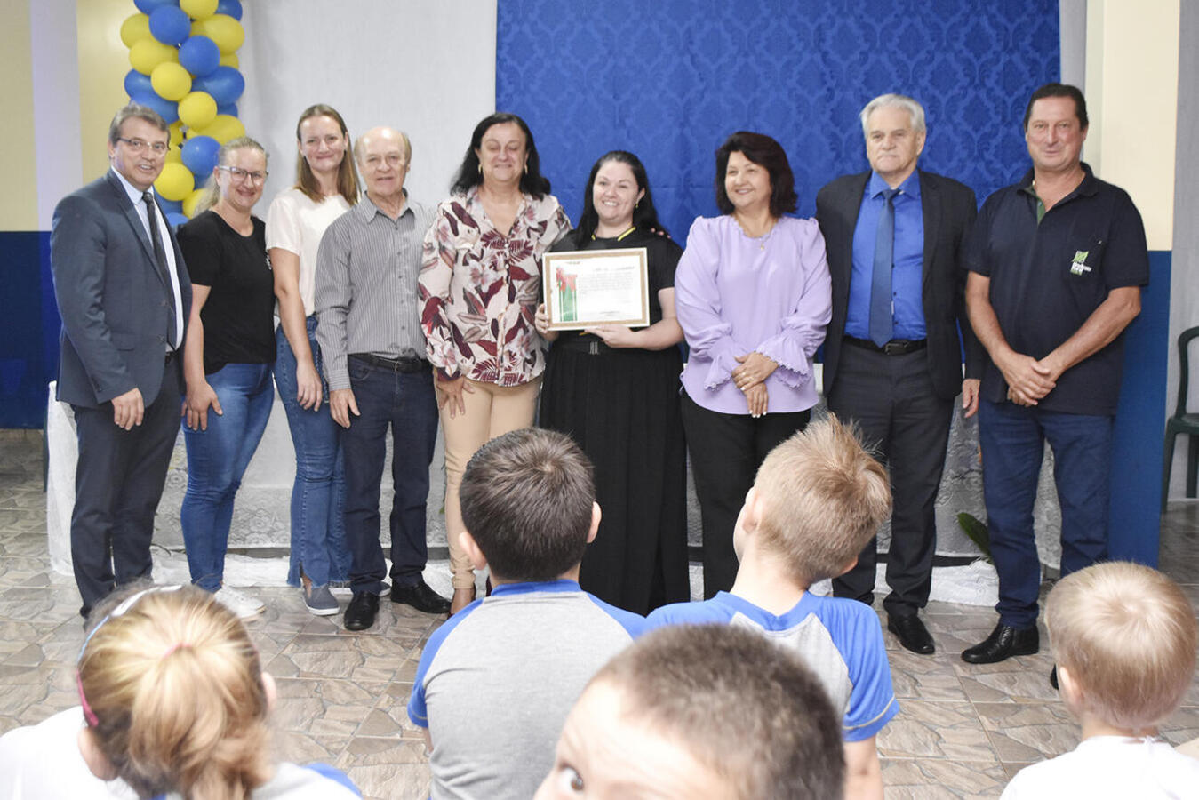 Lembrado nesta terça-feira (14), aniversário foi celebrado com presenças ilustres, apresentações de alunos, homenagens e o tradicional corte do bolo