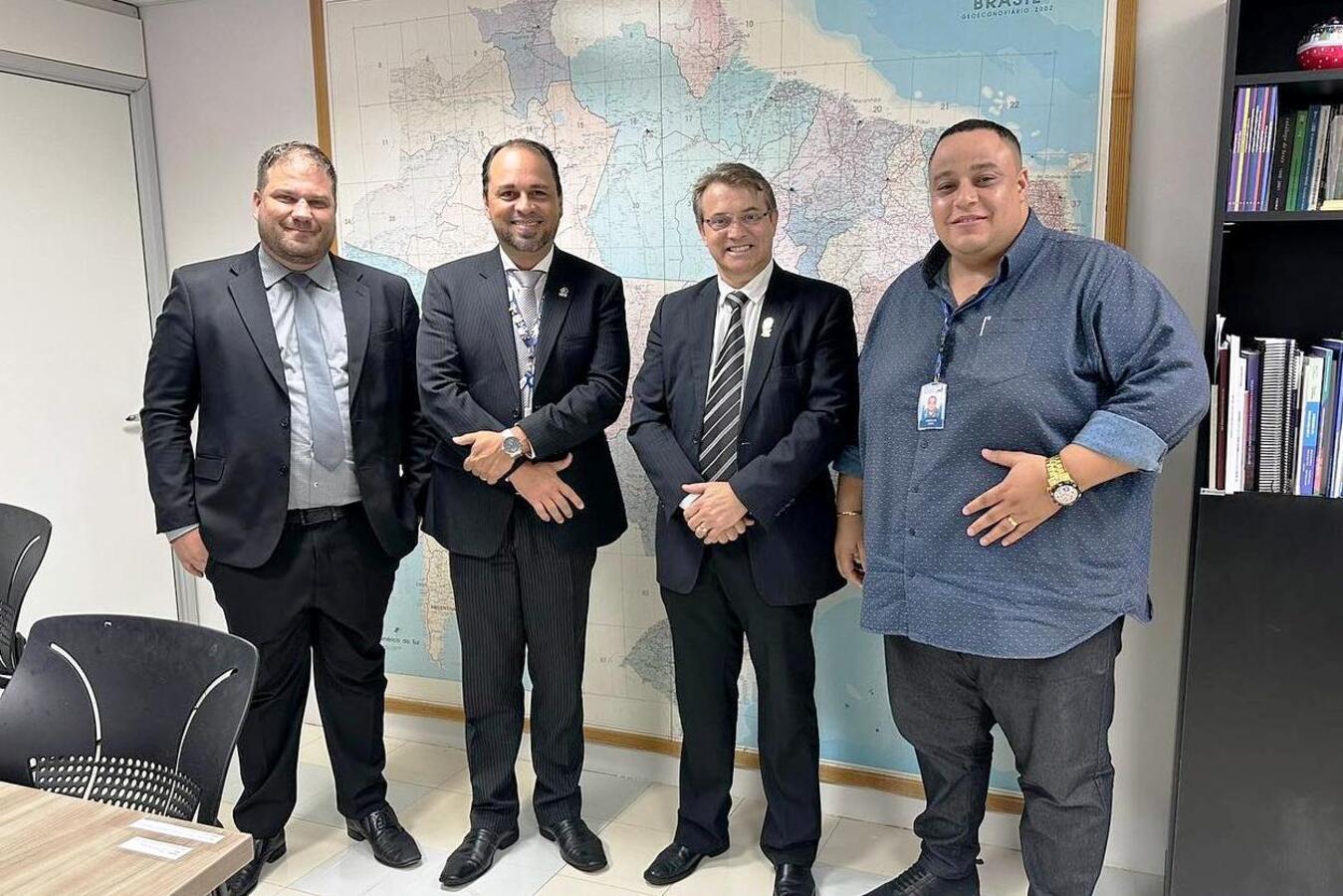 Além da visita a diversos órgãos, Beto Lunitti aproveitou para entregar convites para o INOVAMEAT