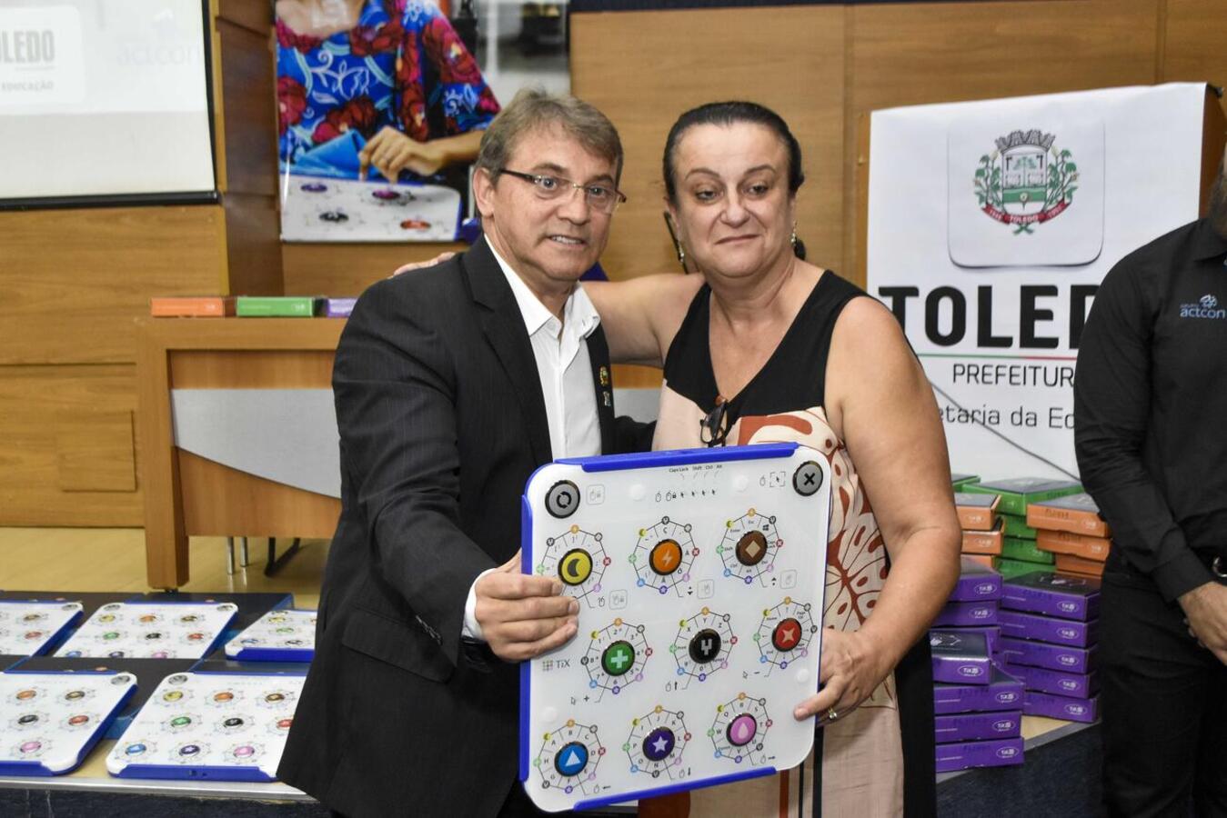 Solenidade realizada na tarde desta sexta (10) no Auditório Acary Oliveira integra ações voltadas a alunos com deficiência cujo investimento totaliza  R$ 1.116.830,00