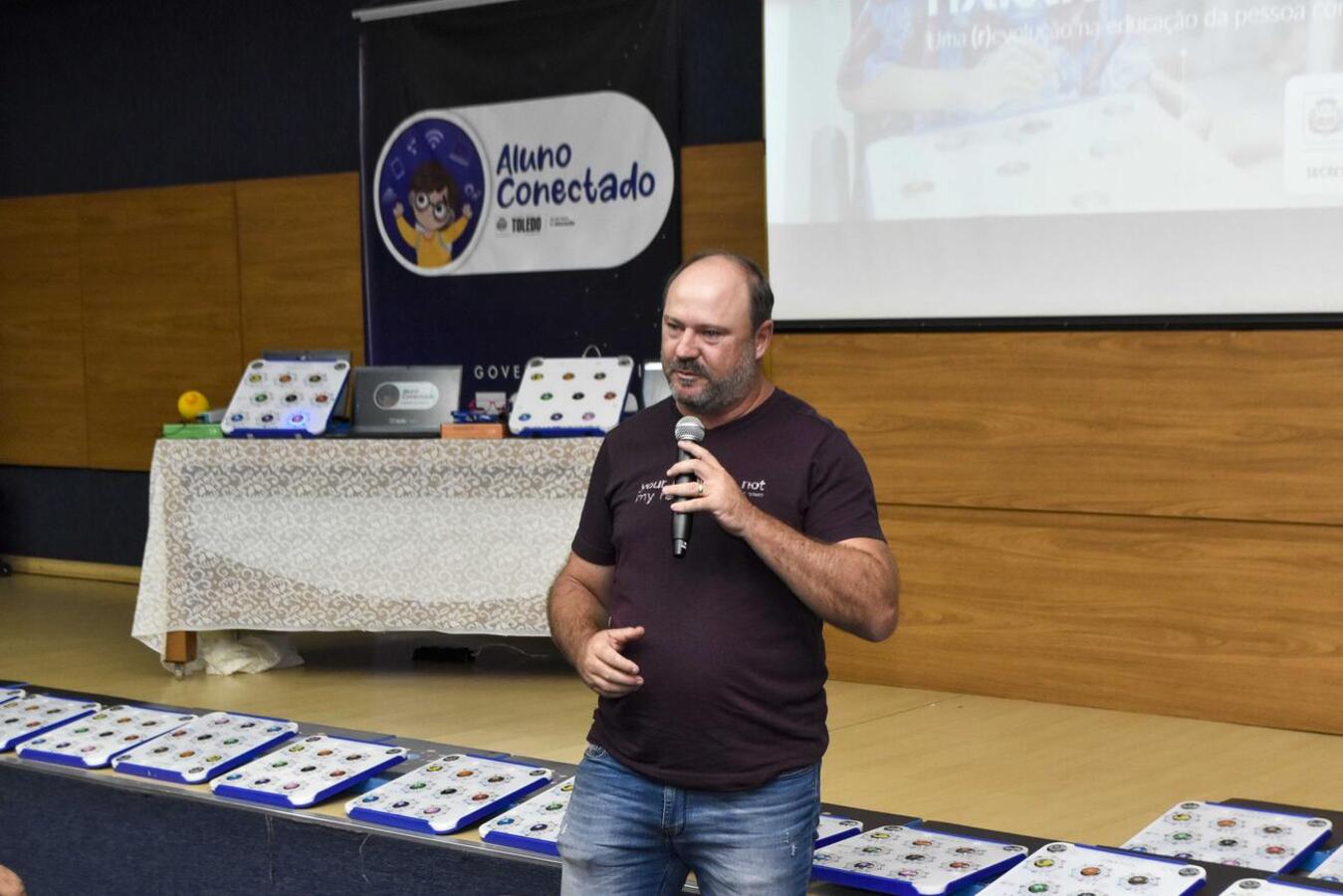 Solenidade realizada na tarde desta sexta (10) no Auditório Acary Oliveira integra ações voltadas a alunos com deficiência cujo investimento totaliza  R$ 1.116.830,00