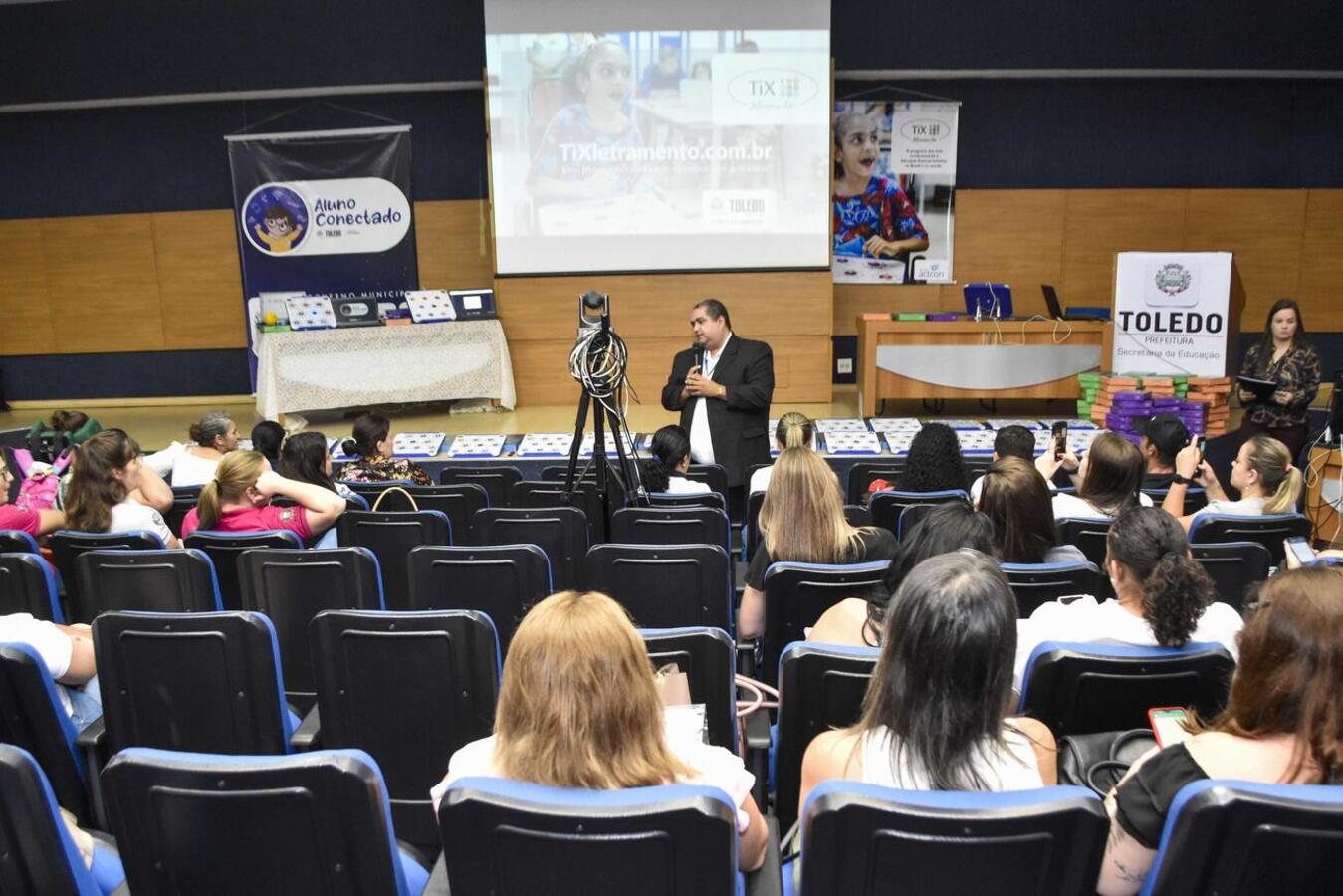 Solenidade realizada na tarde desta sexta (10) no Auditório Acary Oliveira integra ações voltadas a alunos com deficiência cujo investimento totaliza  R$ 1.116.830,00