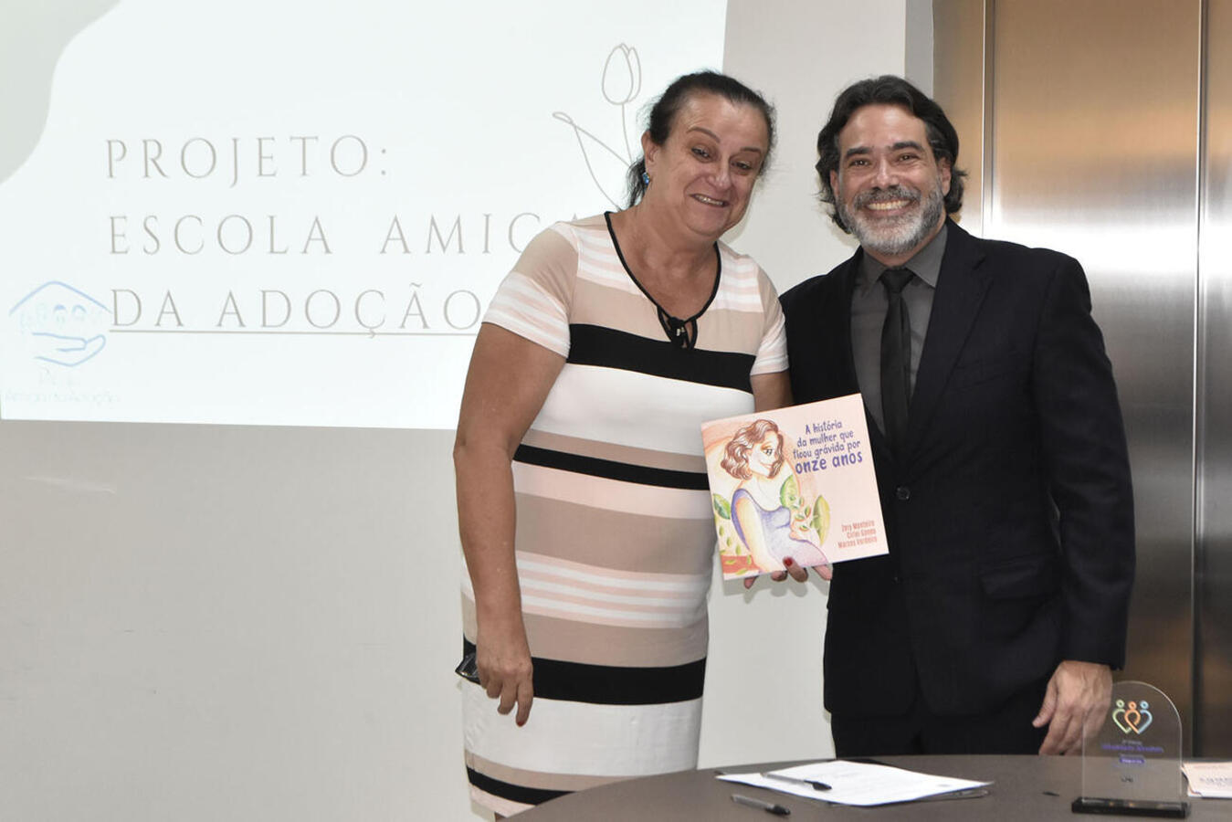 A ação foi promovida pelo Núcleo de Apoio Especializado (NAE) e visa compartilhar informações importantes nas unidades escolares sobre a temática da adoção