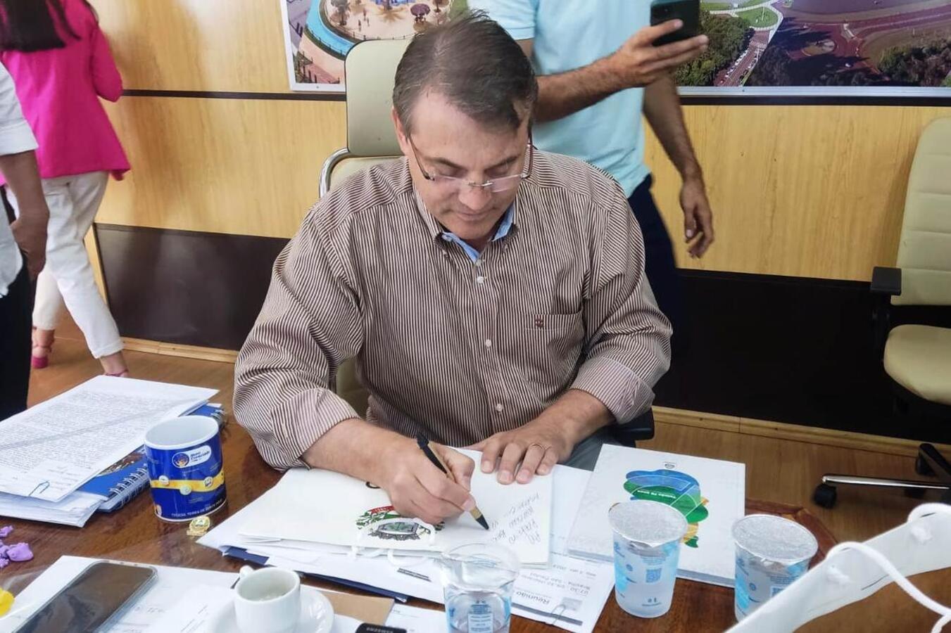 Toledo recebe comitiva londrinense para conhecer programa de infraestrutura rural