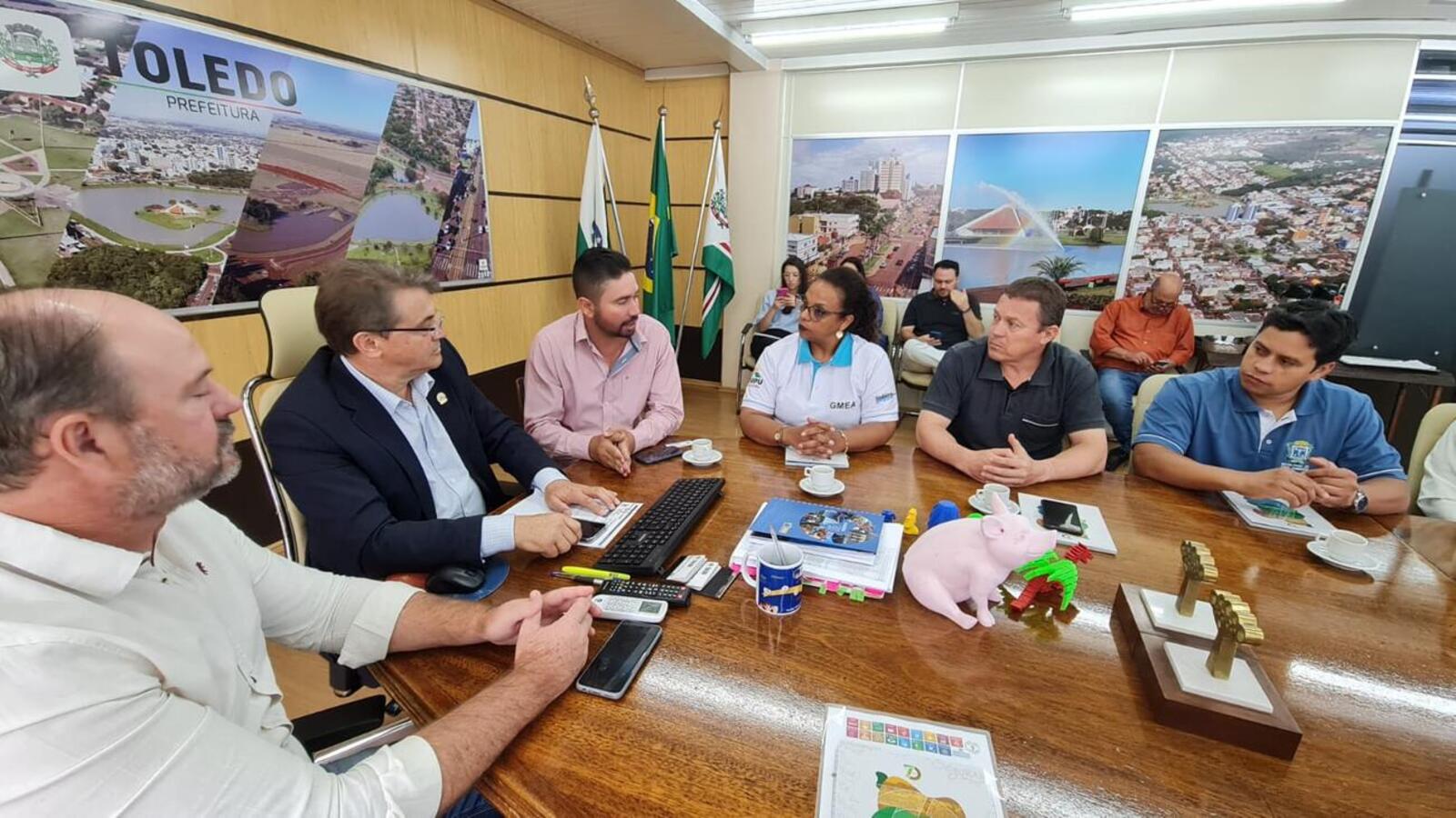 Gestores receberam integrantes do Núcleo ODS de Toledo e uma comitiva de Cascavel para falar da coleta e destinação dos resíduos gerados