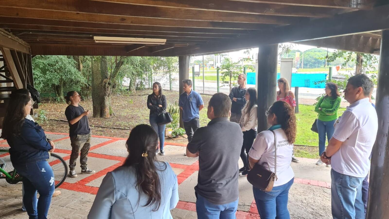 Gestores receberam integrantes do Núcleo ODS de Toledo e uma comitiva de Cascavel para falar da coleta e destinação dos resíduos gerados
