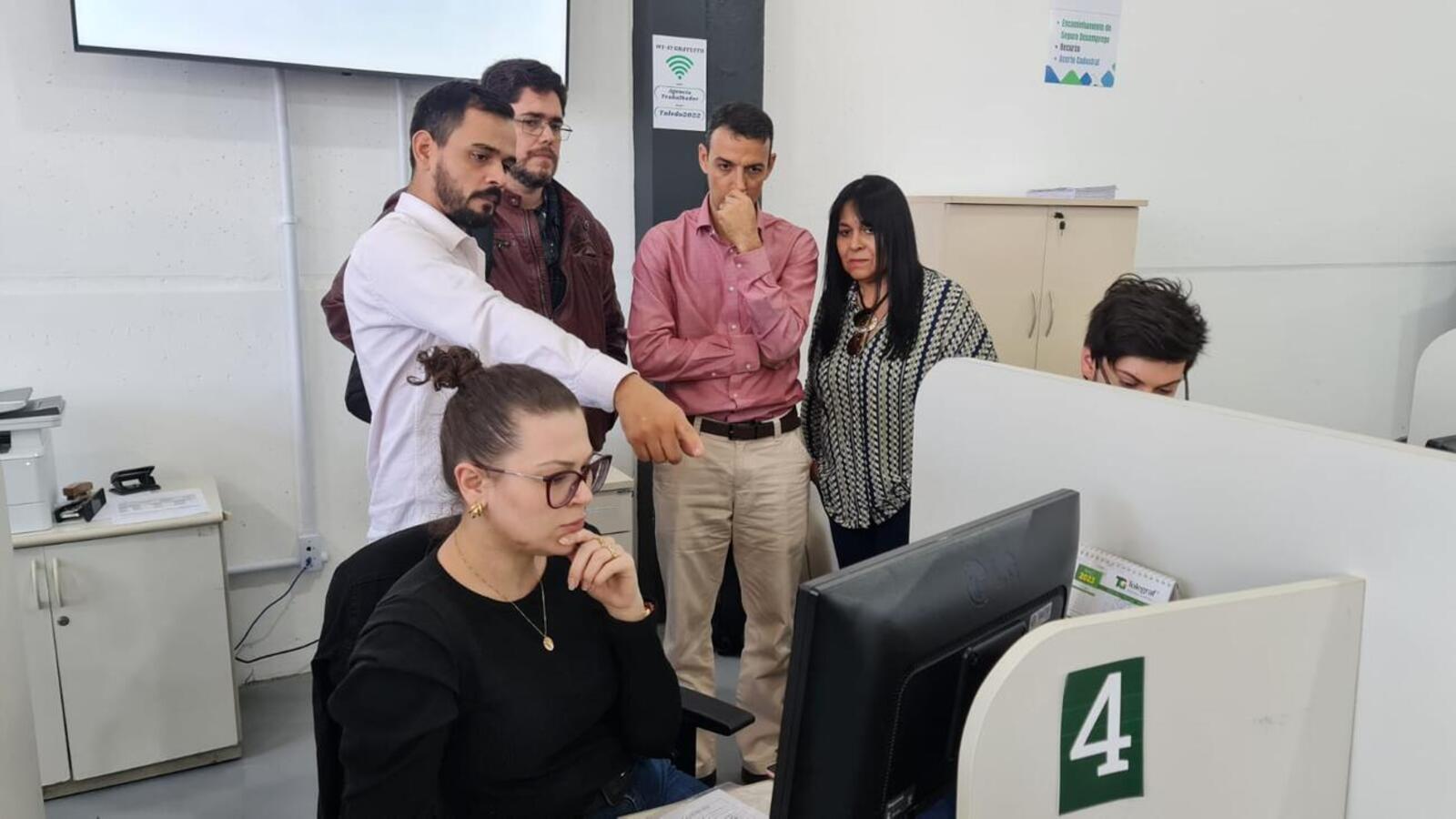 Objetivo era conhecer a gestão e as estratégias utilizadas pela equipe local nas relações de proporcionar emprego e renda