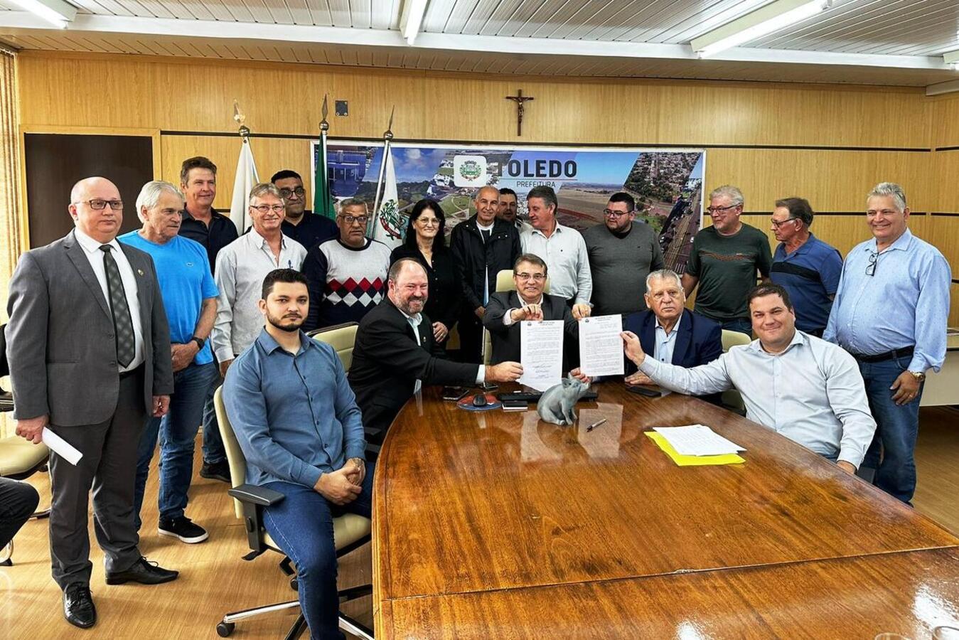 Prefeitura de Toledo repassa planta frigorífica para COOVICAPAR 