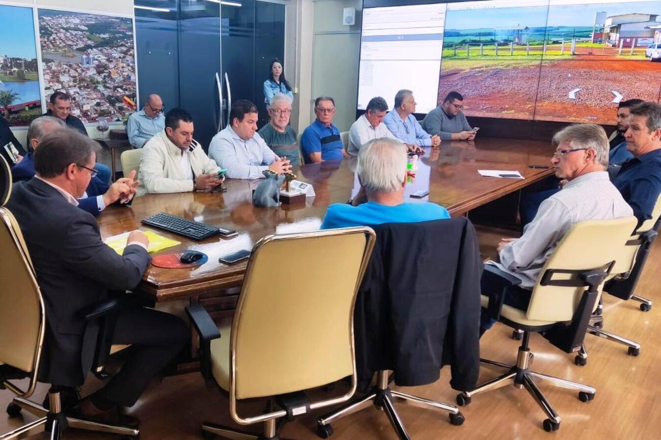 Prefeitura de Toledo repassa planta frigorífica para COOVICAPAR 