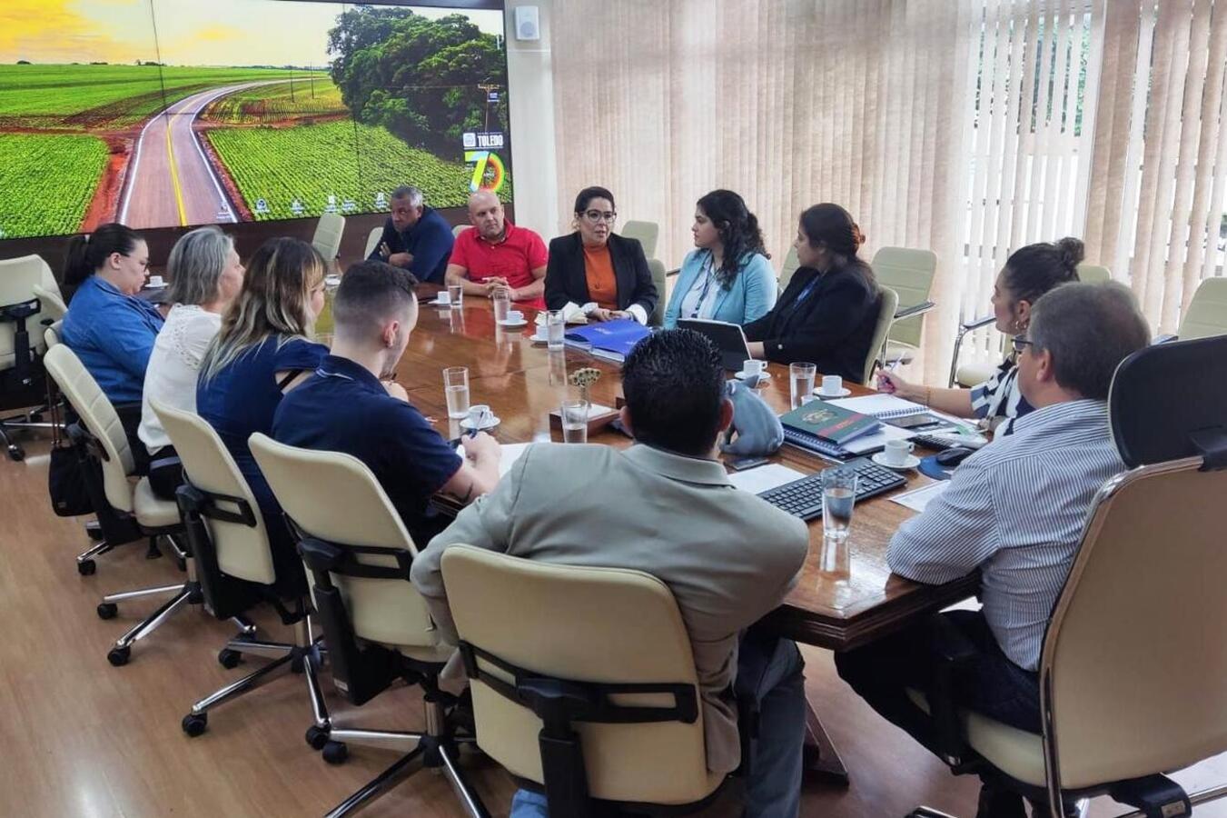 Conversa, ocorrida na manhã desta sexta-feira (5), contou com a presença de representantes do governo municipal, da OIM e da OSC Panahgah