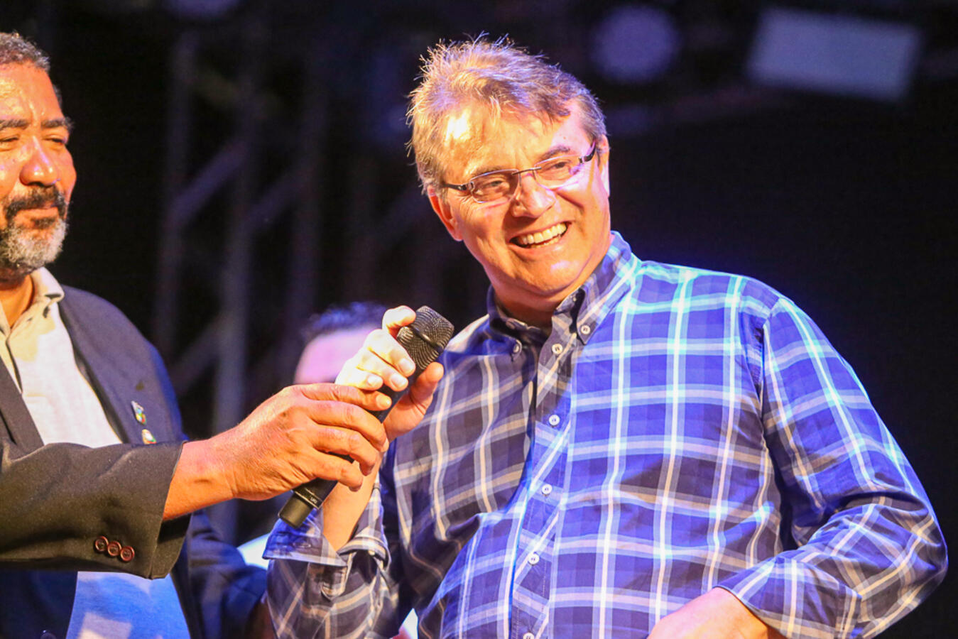 Toledanos celebram Dia do Trabalhador com show do Trio Parada Dura