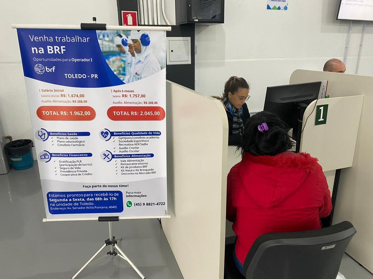 Oportunidades de emprego e serviços foram oferecidos em evento realizado pela BRF nesta quinta-feira (15) com o apoio da Embaixada Solidária e da Cáritas