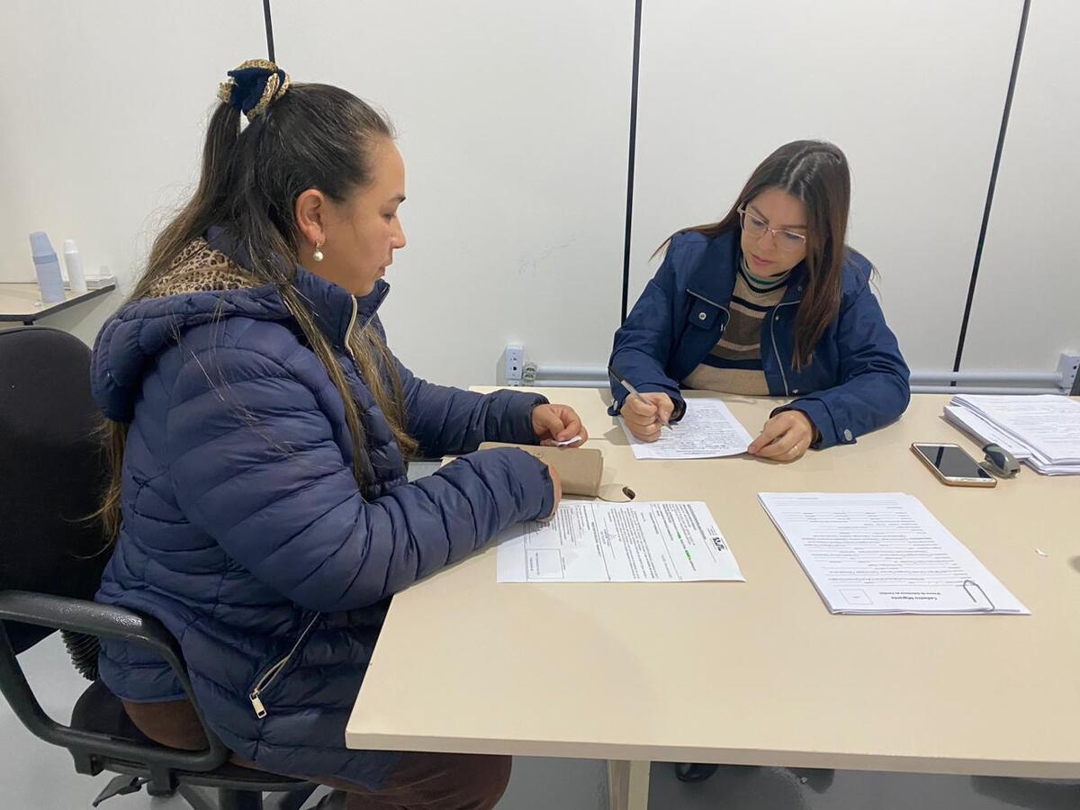 Oportunidades de emprego e serviços foram oferecidos em evento realizado pela BRF nesta quinta-feira (15) com o apoio da Embaixada Solidária e da Cáritas