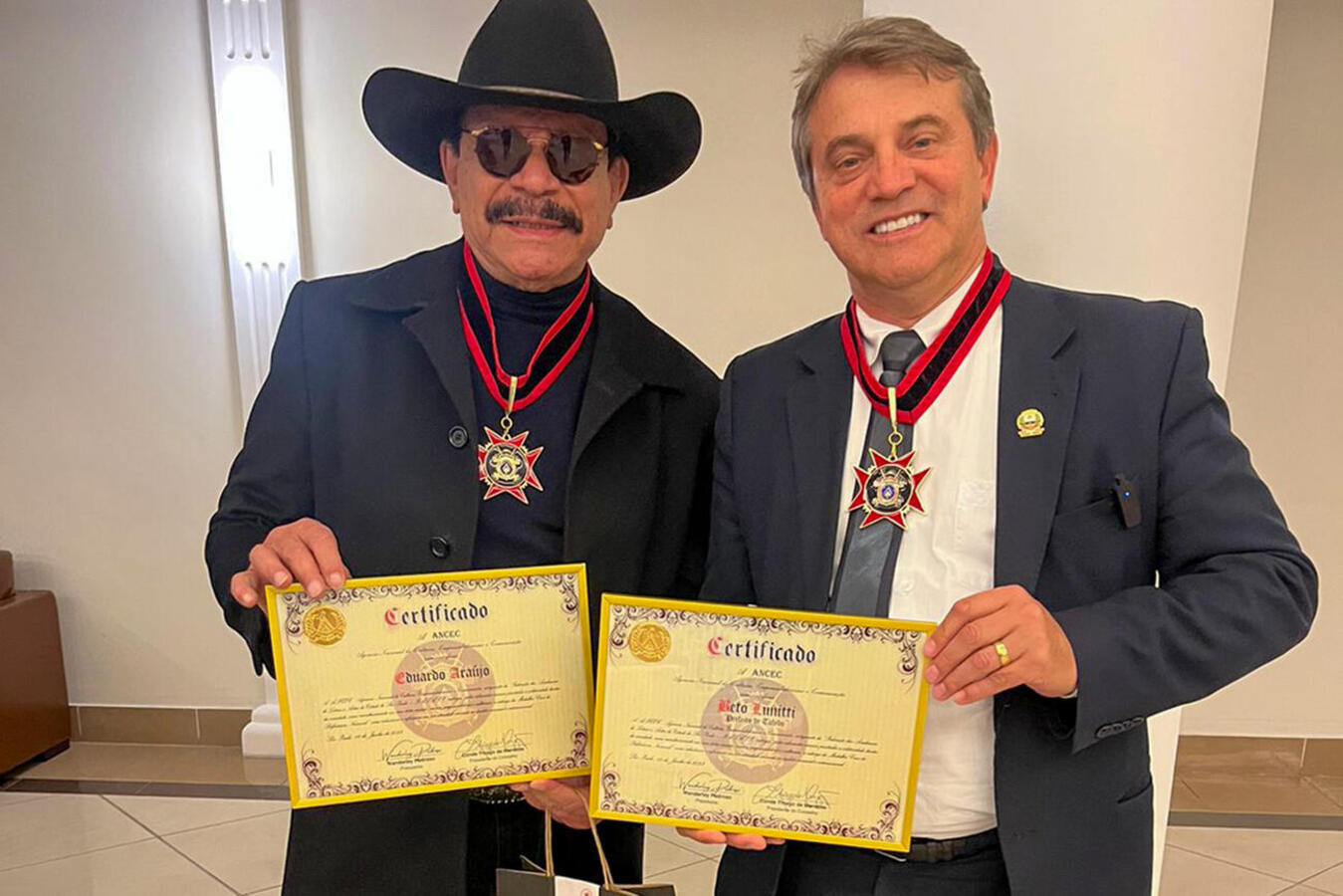 Concedida pela Agência Nacional de Cultura, Empreendedorismo e Comunicação (Ancec), honraria foi entregue na noite desta segunda (19) ao prefeito Beto Lunitti