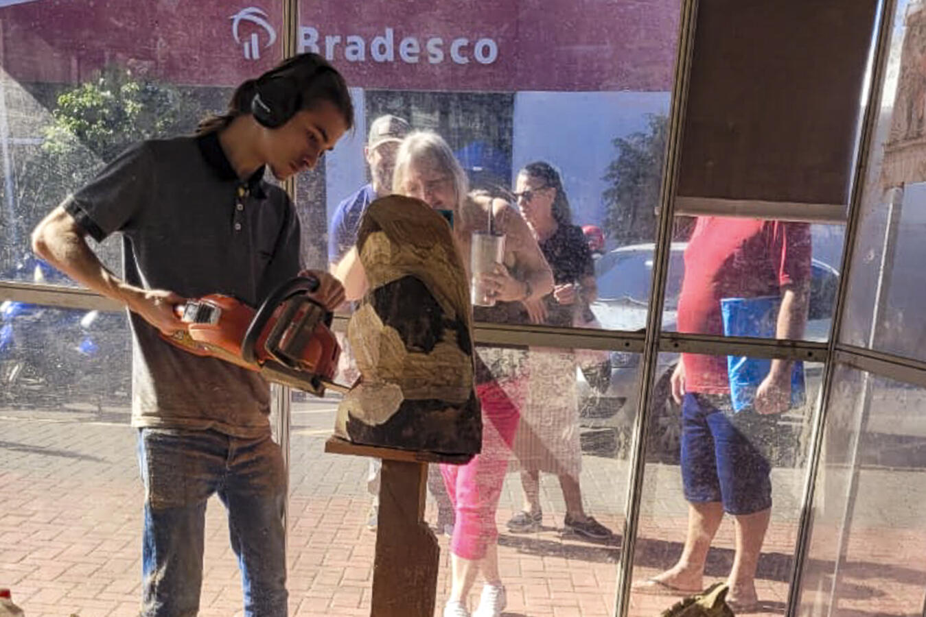 Mais quatro barracas foram entregues para artesãos e artesãs do Grupo Tenda
