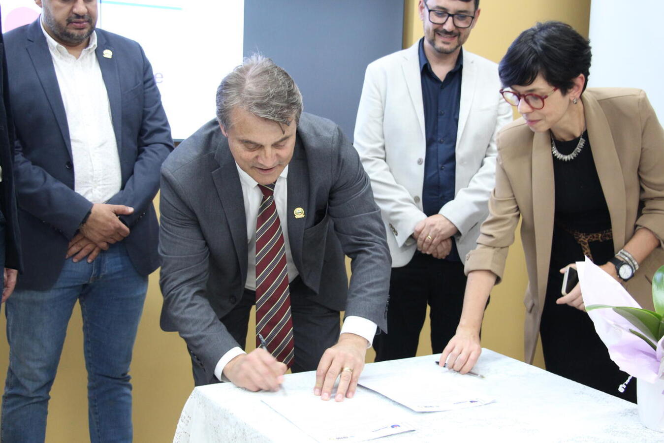 Ato nesta quinta (6) permitirá a oferta de curso de tecnologia em Tecnologias Educacionais com Ênfase em Humanidades, exclusivo para servidores municipais