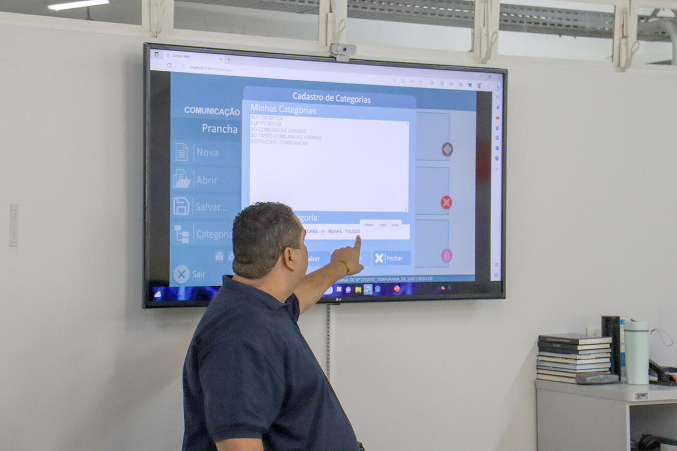 Durante esta semana, equipe da empresa que fornece o material estão ministram curso a 45 professores da rede municipal especialistas em educação especial