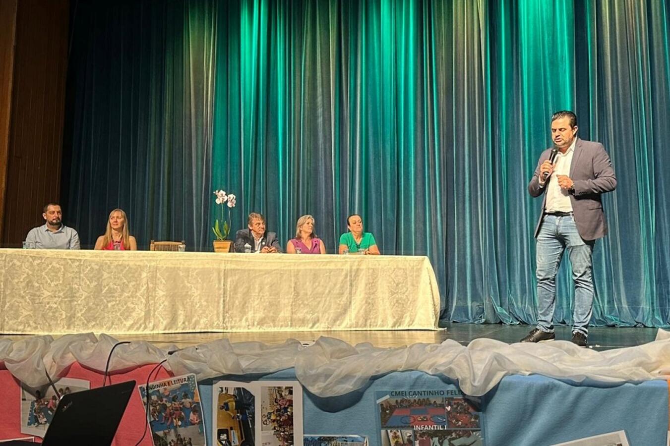 Assunto foi o ponto central das atividades da Conferência Municipal da Educação realizada entre sexta e sábado (25 e 26) no câmpus I da Unipar/Toledo