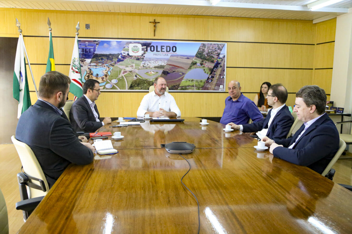  Executivo Municipal recebe visita do reitor da PUC