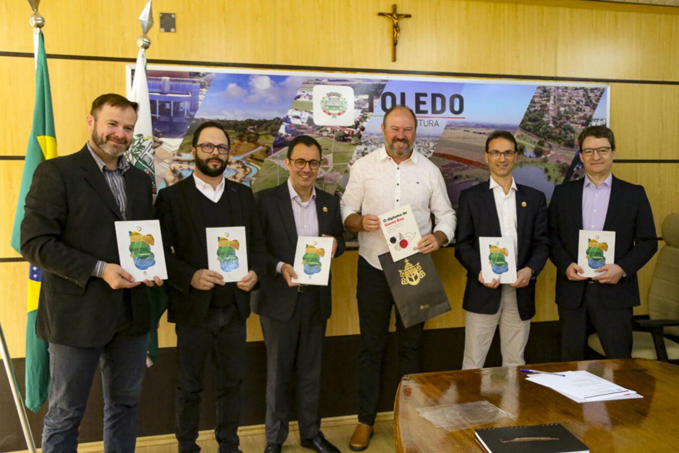  Executivo Municipal recebe visita do reitor da PUC