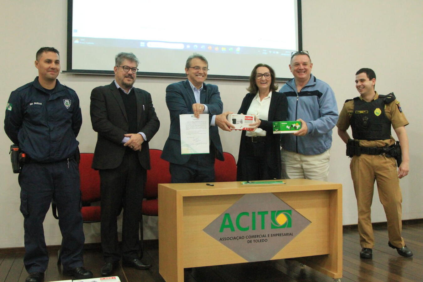 Associados da ACIT participam de encontro sobre o "Toledo é + Seguro!"