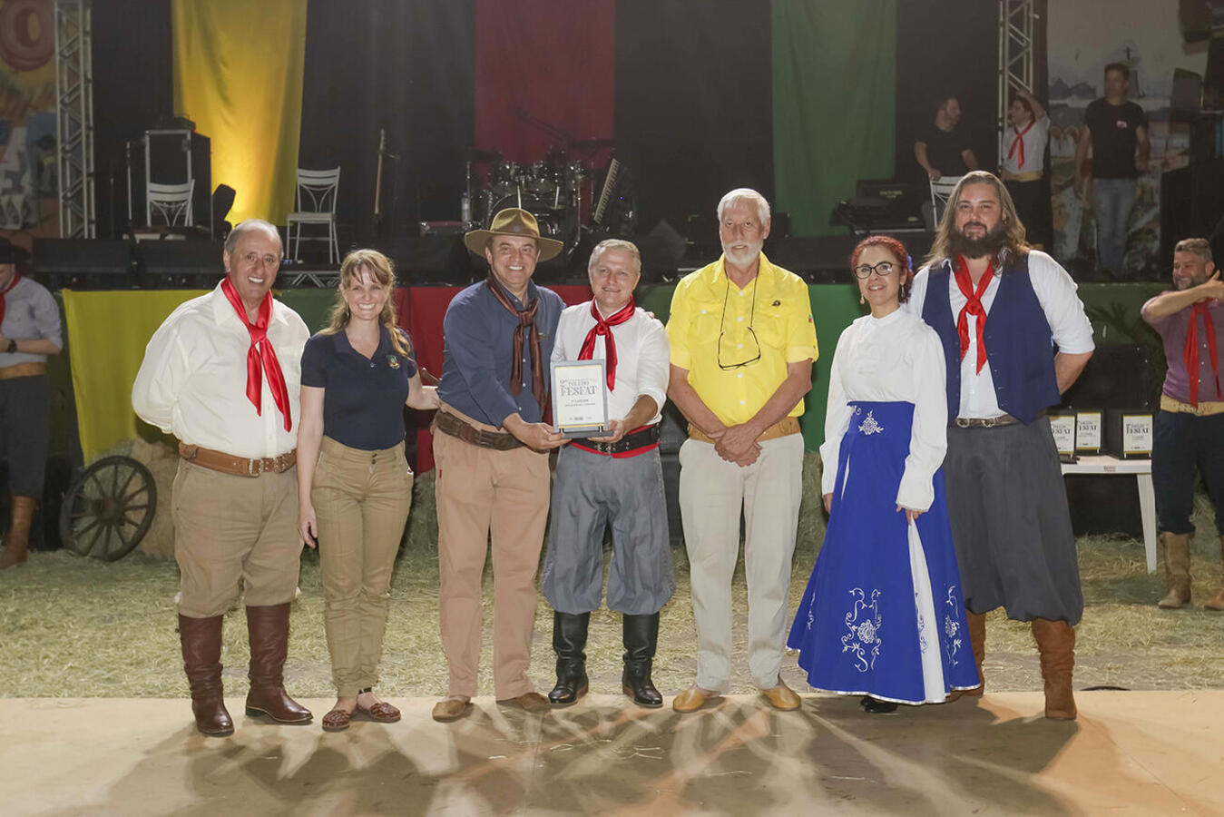 Final do Festival Farroupilha de Toledo foi realizada na noite desta quinta (21) no Centro de Eventos Ismael Sperafico, que recebe Semana Farroupilha até domingo