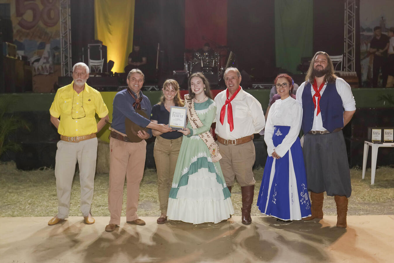 Final do Festival Farroupilha de Toledo foi realizada na noite desta quinta (21) no Centro de Eventos Ismael Sperafico, que recebe Semana Farroupilha até domingo