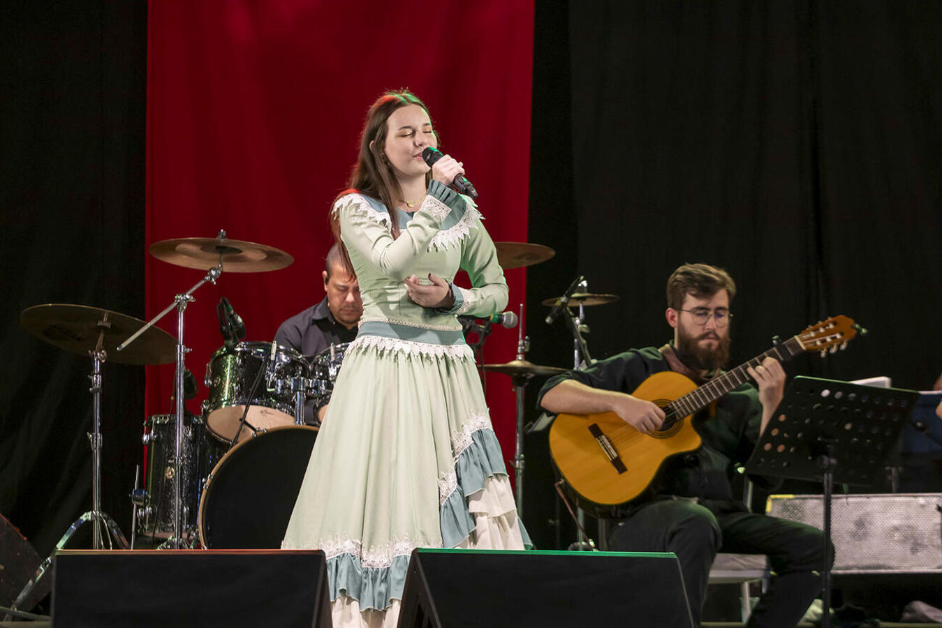 Final do Festival Farroupilha de Toledo foi realizada na noite desta quinta (21) no Centro de Eventos Ismael Sperafico, que recebe Semana Farroupilha até domingo