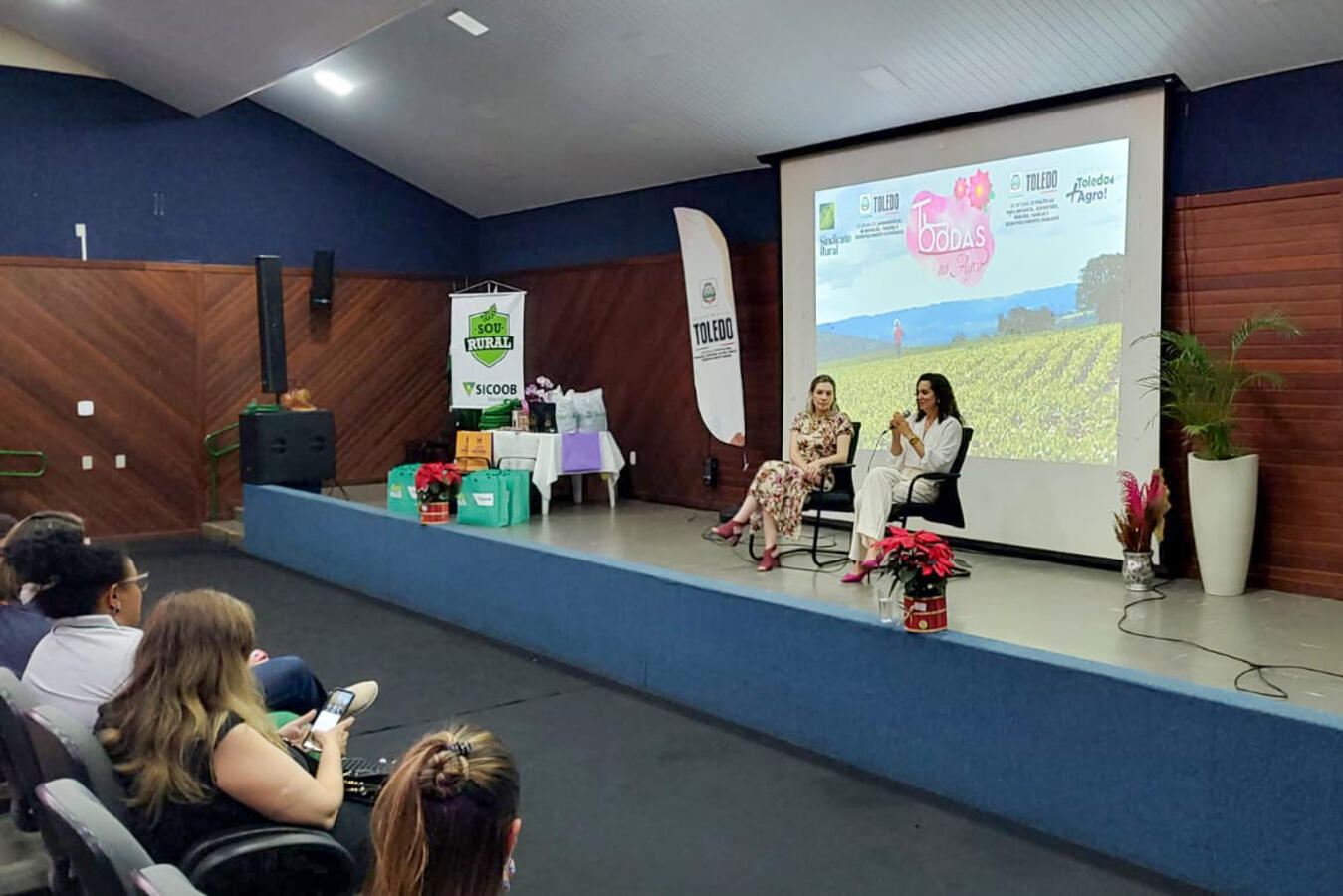 Encontro realizado na última terça-feira (19) proporcionou momentos agradáveis e edificantes a 122 mulheres para o auditório do Centro de Eventos Ismael Sperafico