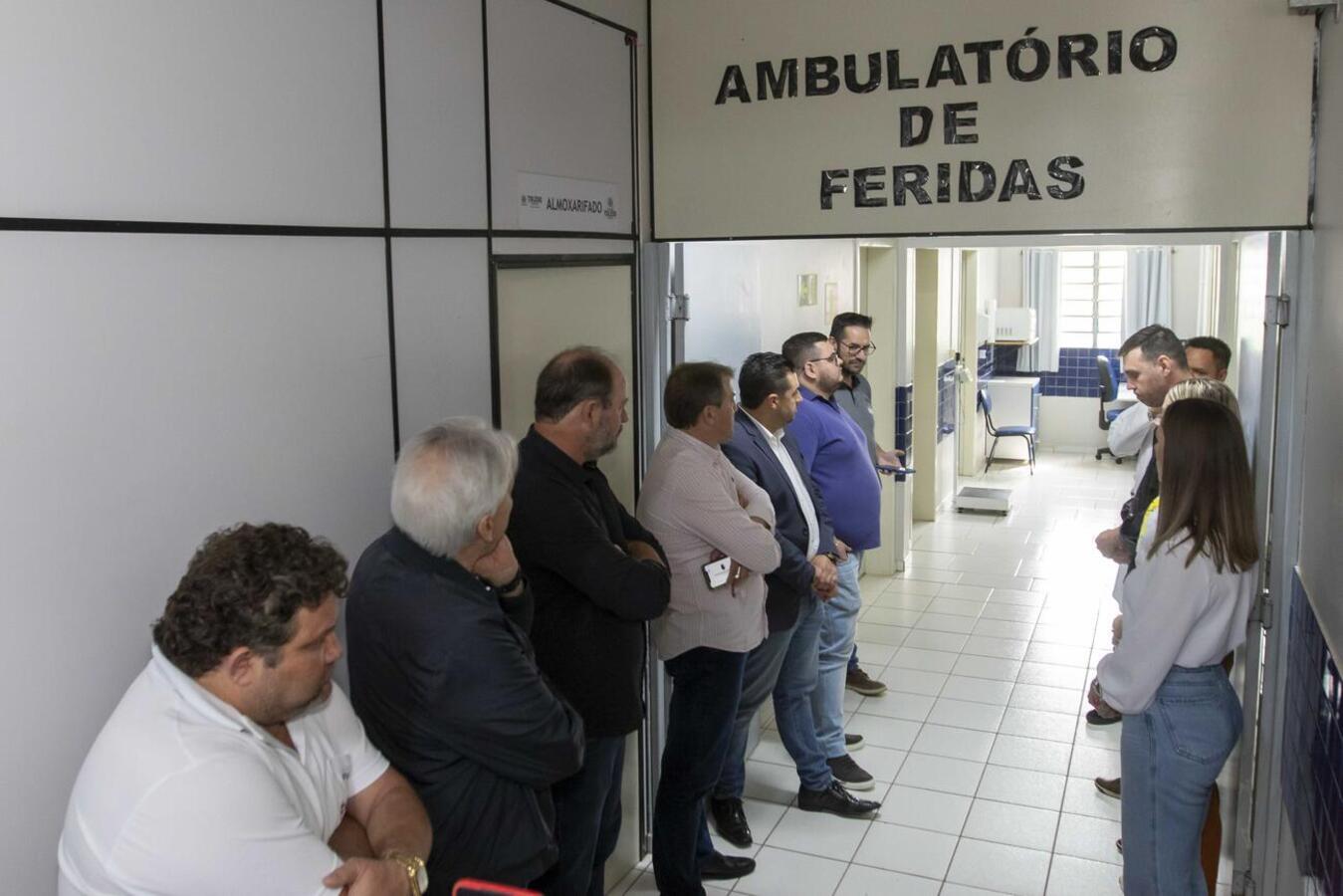 Autoridades visitam ambulatório que leva o nome de Henrique Rossoni