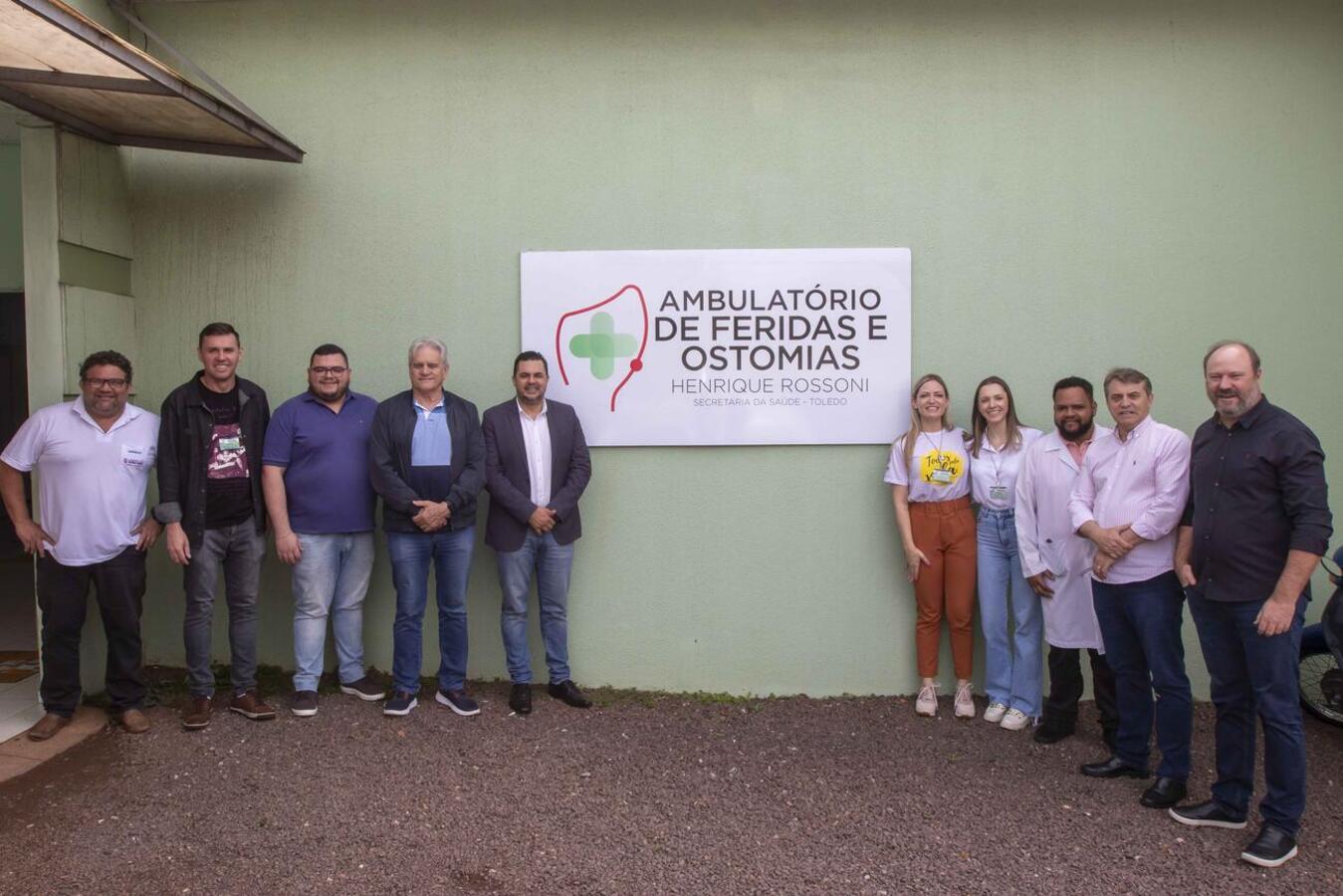 Autoridades visitam ambulatório que leva o nome de Henrique Rossoni
