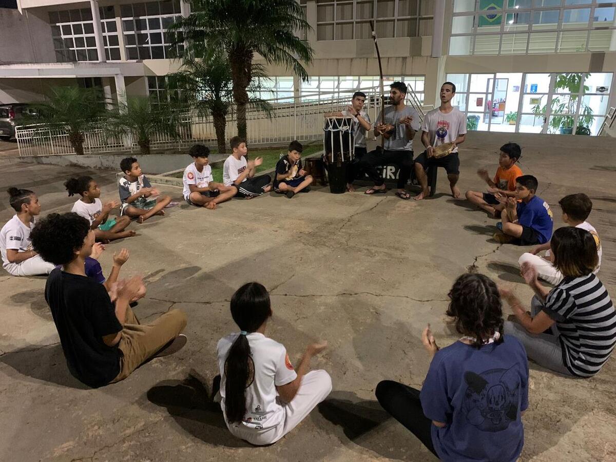 Espaço tem oferecido à população da Grande Pioneiro aulas de capoeira e violão e, mais recentemente, passou a receber uma oficina de patchwork em suas dependências