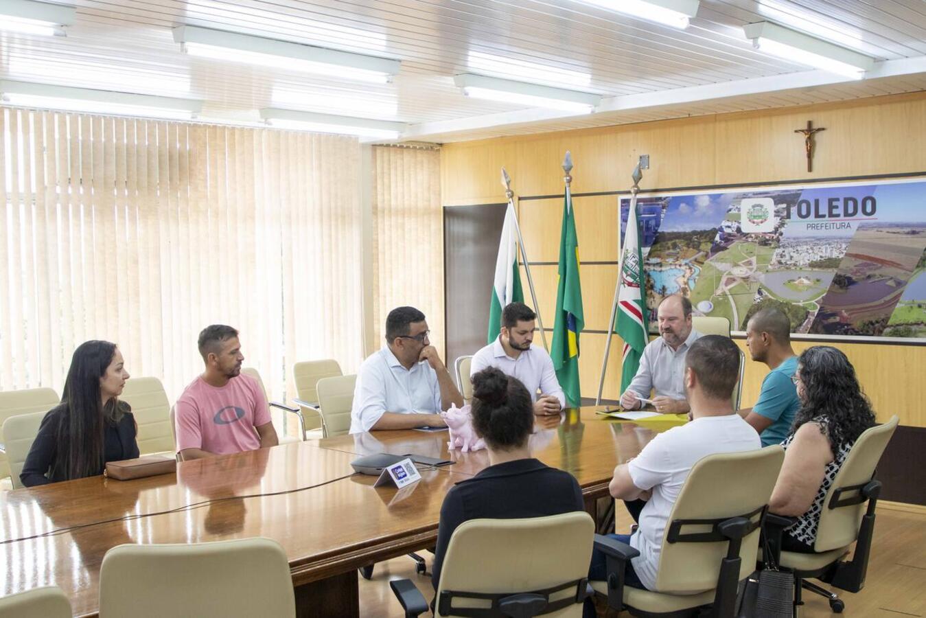 Documento foi assinado na manhã desta quarta (26) pelo prefeito em exercício Ademar Dorfschmidt e presta homenagem póstuma ao ex-vereador Zé Borracha