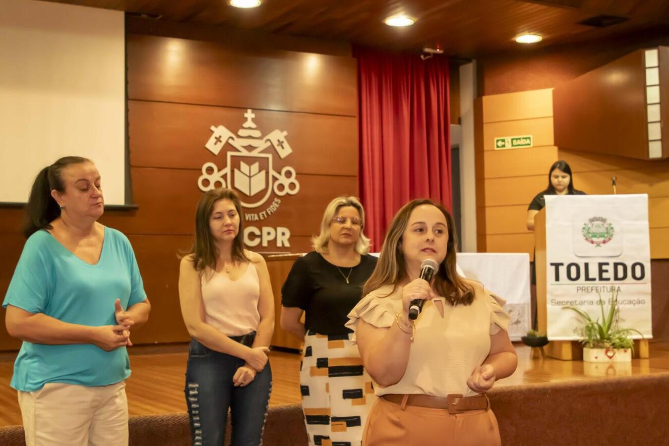 Realizadas no auditório da PUCPR/Toledo, atividades do evento seguem até sexta-feira (22) com palestras e oficinas com especialistas em educação especial