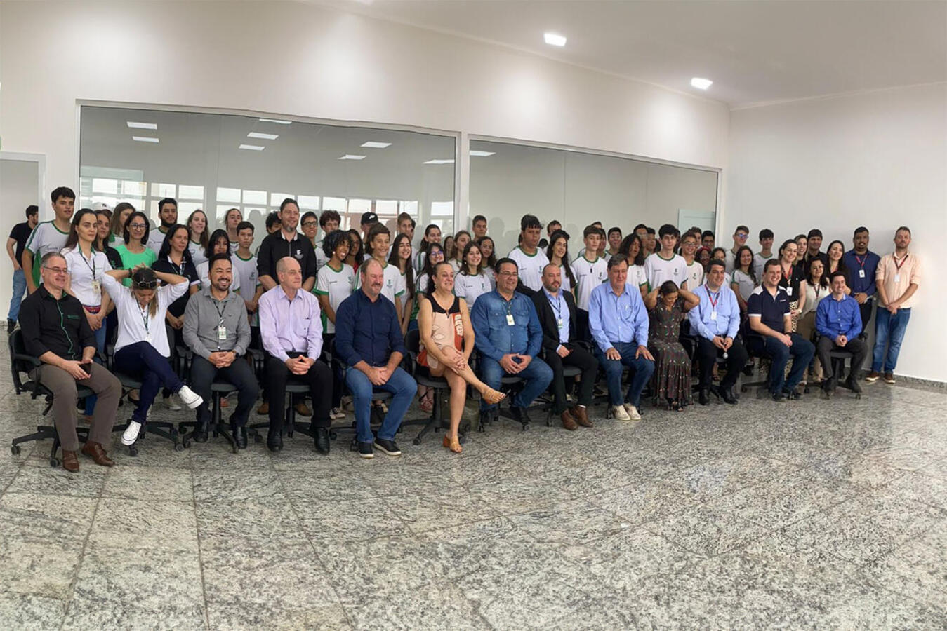 Vice-prefeito e secretária da Educação estiveram, na manhã desta terça (19), em entrega da obra que marca a celebração dos 4 anos da instituição no parque tecnológico