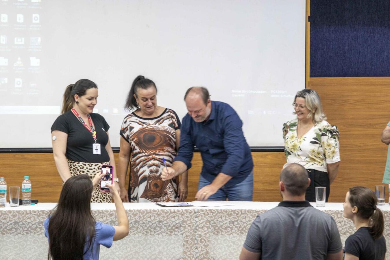 Lançado na tarde desta terça (19), no Auditório Acary Oliveira, concurso destinado a professores da rede municipal é fruto de parceria entre Smed e Biopark Educação