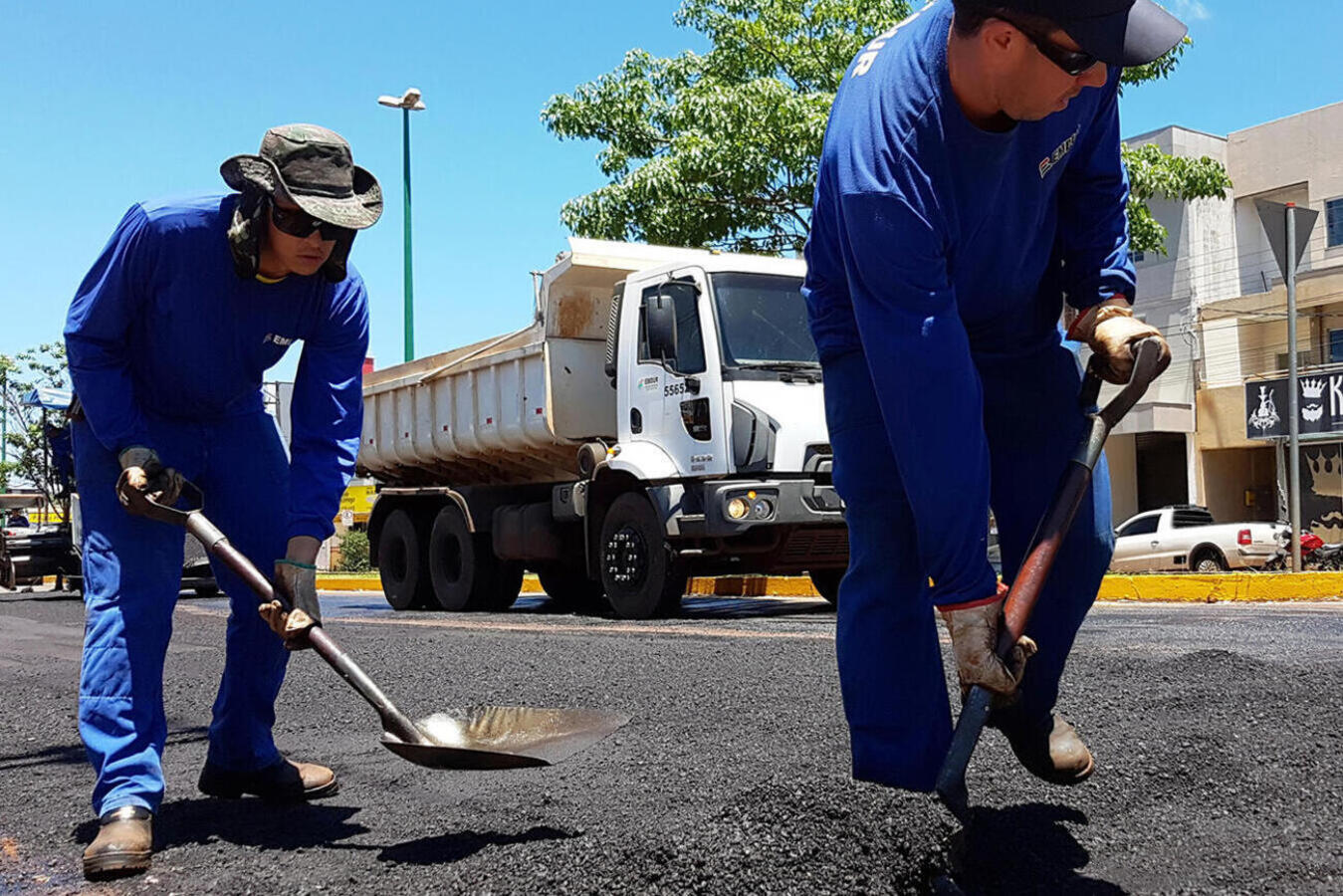 Circulação leste-oeste entre São João e Dom Pedro II será bloqueada a partir das 8h enquanto Emdur repara pavimento do estacionamento do canteiro central da via