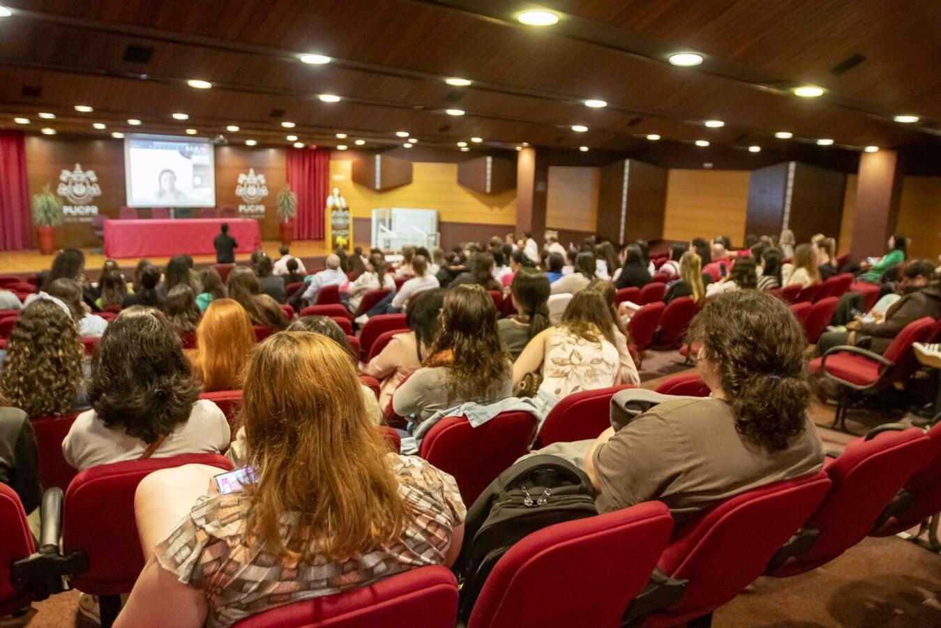 Com o tema “Todos Pela Vida: Conecte, Compreenda e Cuide”, ciclo de palestras promovido por Departamento de Saúde Mental com apoio de IES e Clínica Infinity