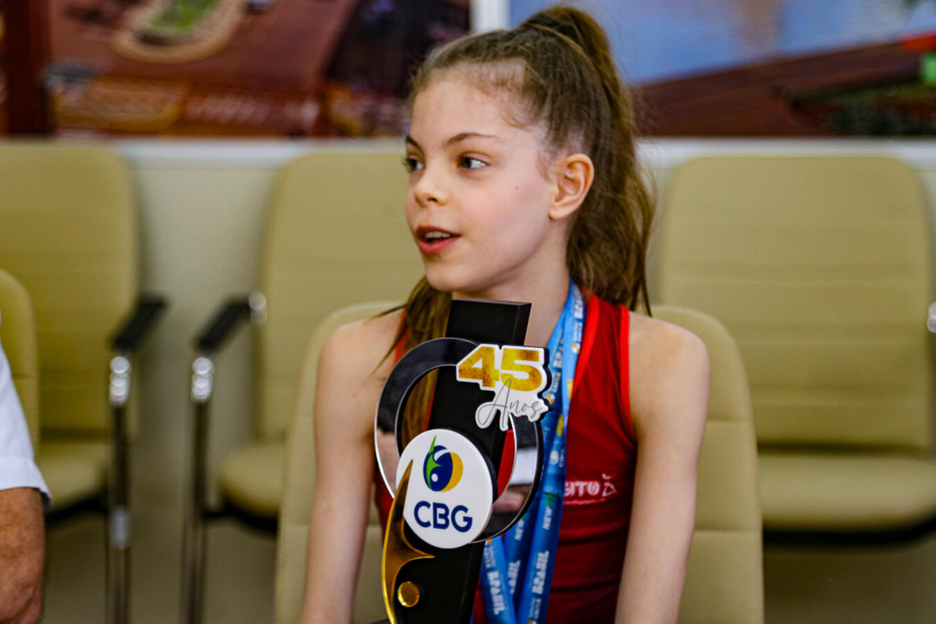 Campeã brasileira de ginástica rítmica foi recepcionada pelo Gabinete do Prefeito